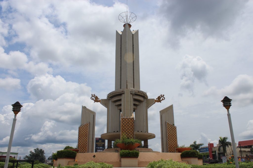 Armada Toyota Innova Reborn travel Balikpapan Banjarbaru milik Juragan Travel