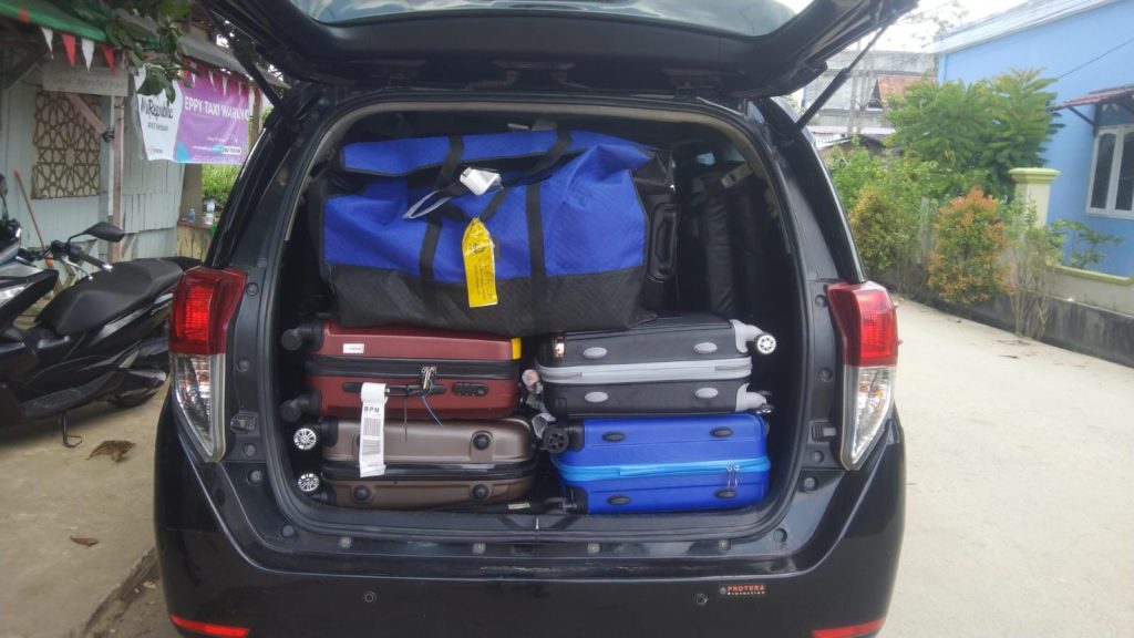 Armada Toyota Hiace travel Balikpapan Tanjung Tabalong milik Juragan Travel
